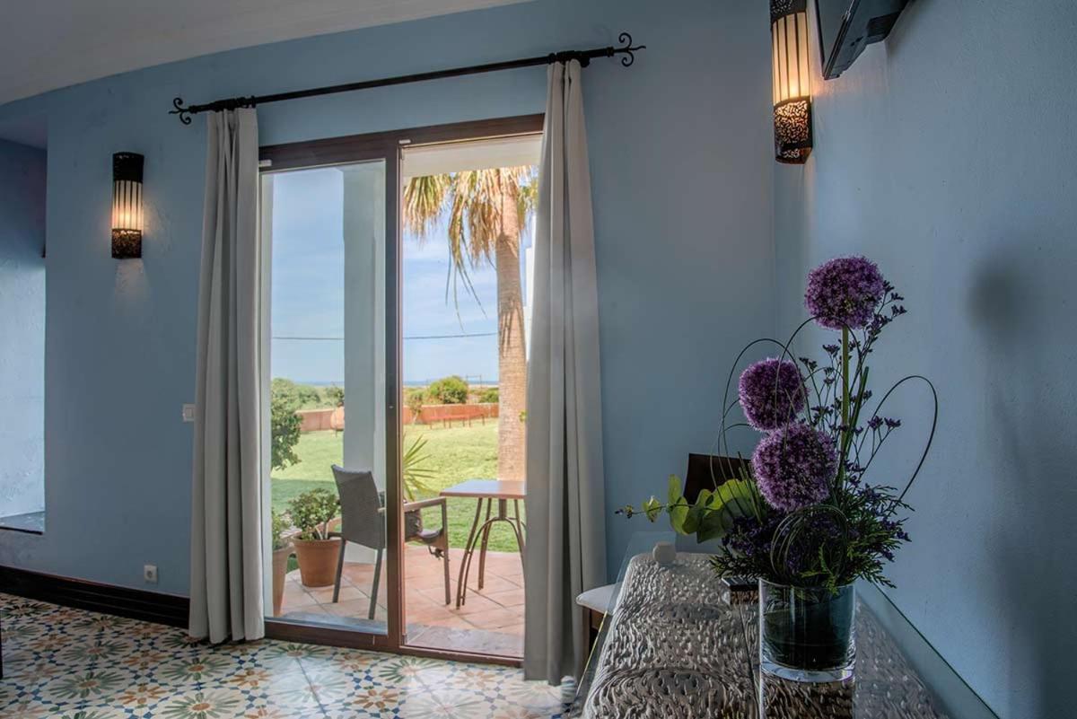 Apartamentos Turisticos Bahia De Trafalgar Zahora Exteriör bild