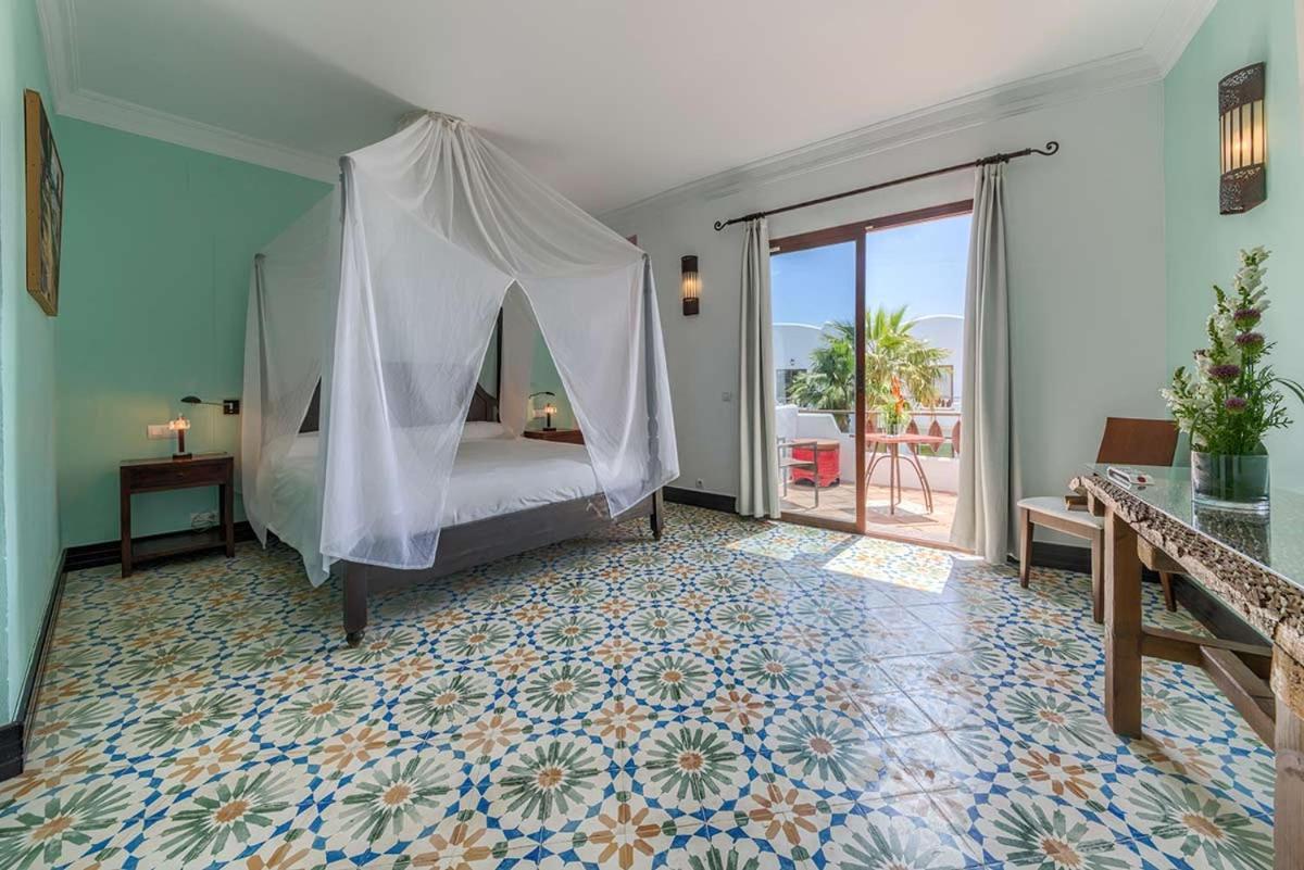 Apartamentos Turisticos Bahia De Trafalgar Zahora Exteriör bild